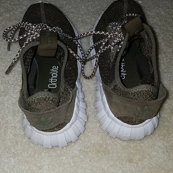 Sneakers - Picture 3 of 3